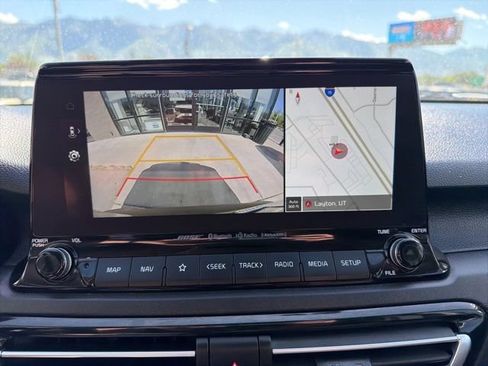Certified 2023 Kia Seltos SX w/ SX Sunroof Package AWD/4WD image 17