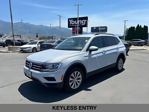 Used 2018 Volkswagen Tiguan SE w/ 3rd Row Seat Package AWD/4WD image 8