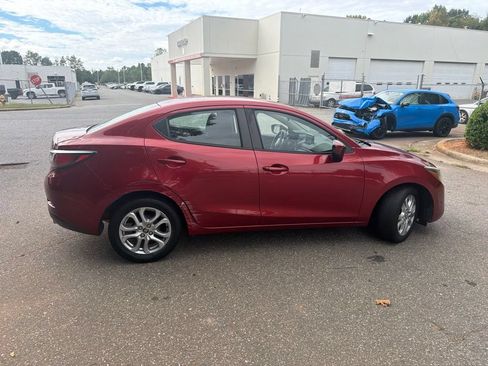 Used 2018 Toyota Yaris iA FWD image 12