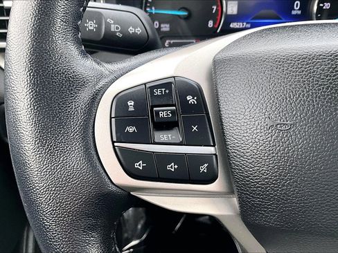 Used 2022 Ford Explorer XLT w/ Equipment Group 202A image 16