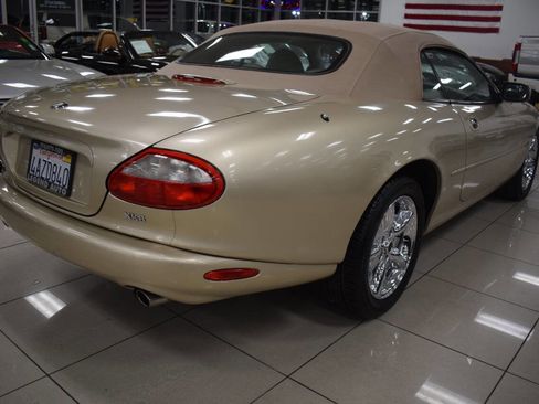 Used 1998 Jaguar XK8 Convertible image 33