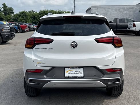 Used 2022 Buick Encore GX Essence w/ Advanced Technology Package FWD image 4