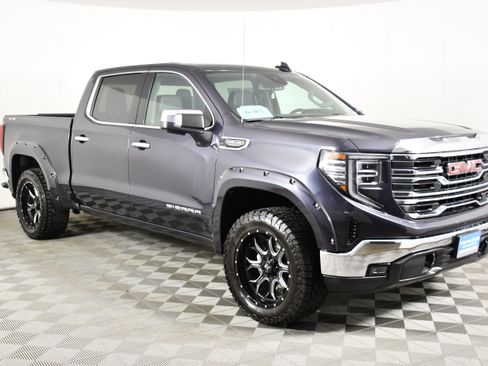 Used 2025 GMC Sierra 1500 SLT AWD/4WD image 4