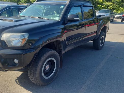 Used 2015 Toyota Tacoma TRD Pro w/ Off Road Towing Package AWD/4WD image 4