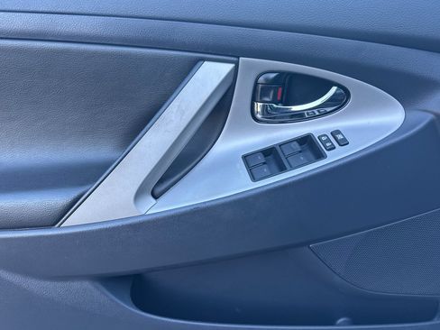 Used 2011 Toyota Camry SE image 11