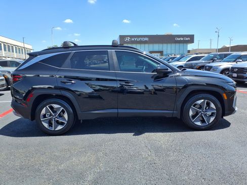 Certified 2025 Hyundai Tucson SEL FWD image 6