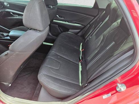 Used 2022 Hyundai Elantra SEL FWD image 17