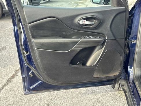 Used 2016 Jeep Cherokee Limited image 14