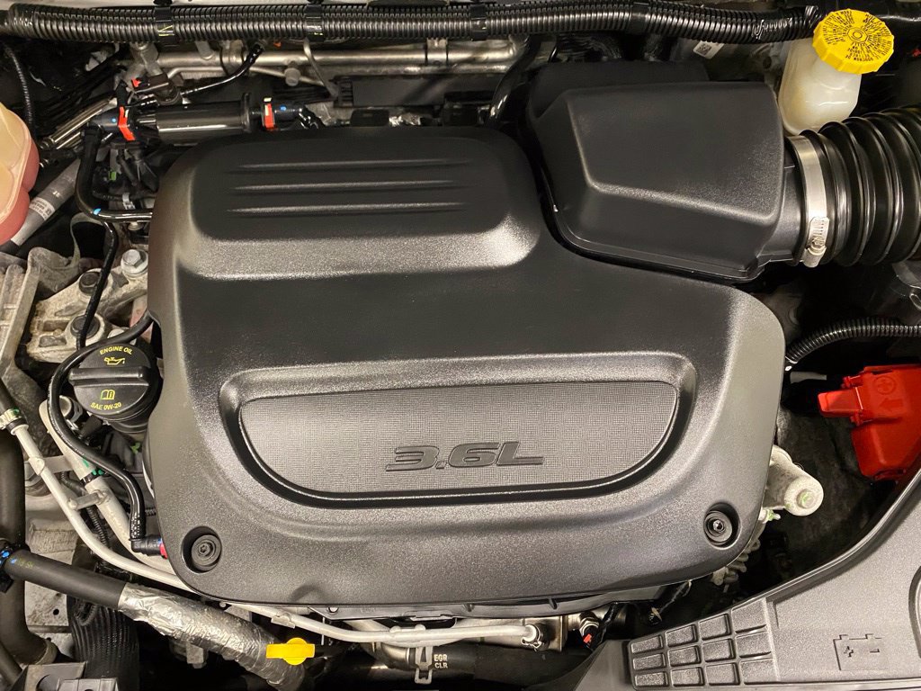 Used 2023 Chrysler Pacifica Touring-L FWD image 4