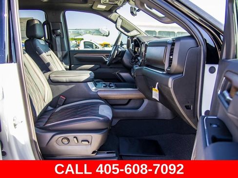 Used 2025 Chevrolet Silverado 3500 High Country w/ High Country Premium Package AWD/4WD image 19