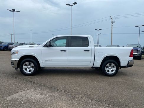 Used 2025 RAM 1500 Big Horn AWD/4WD image 3