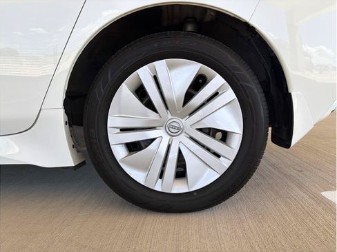 Used 2025 Nissan Leaf S FWD image 27