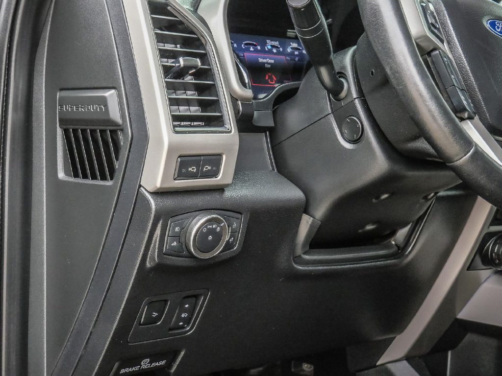 Used 2020 Ford F250 Lariat w/ Lariat Ultimate Package AWD/4WD image 35