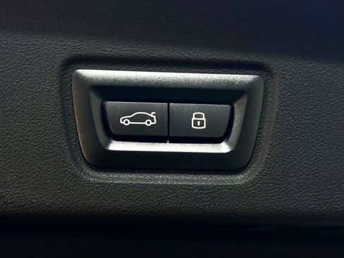 Used 2023 BMW i4 eDrive35 RWD image 37