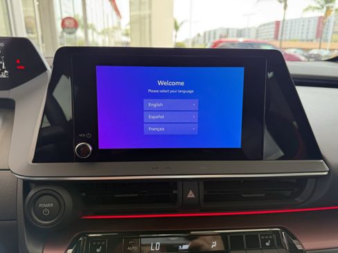 Certified 2025 Toyota Prius Plug-In Hybrid image 18