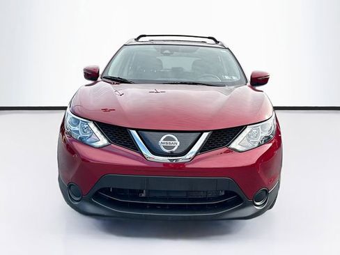Used 2019 Nissan Rogue Sport SV image 2