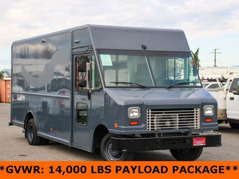 Used 2019 Ford E-450 and Econoline 450 Super Duty image 2