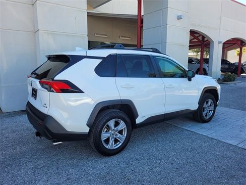 Used 2022 Toyota RAV4 LE image 13