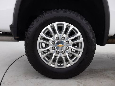 Used 2023 Chevrolet Silverado 2500 High Country w/ Z71 Off-Road Package AWD/4WD image 19