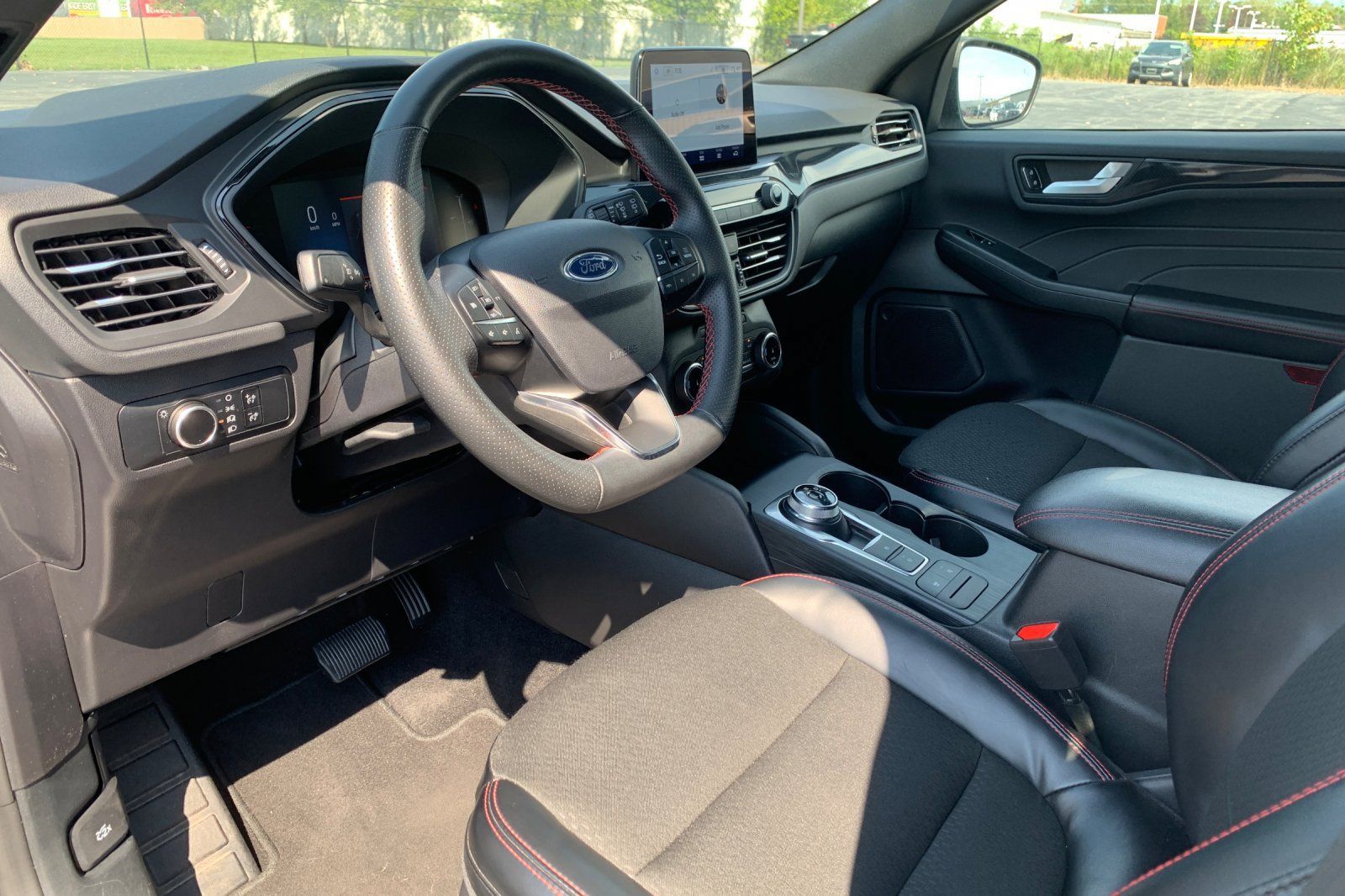 Used 2025 Ford Escape ST-Line FWD image 12