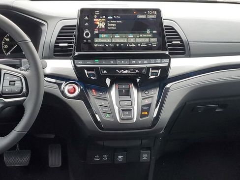 New 2026 Honda Odyssey Touring image 14