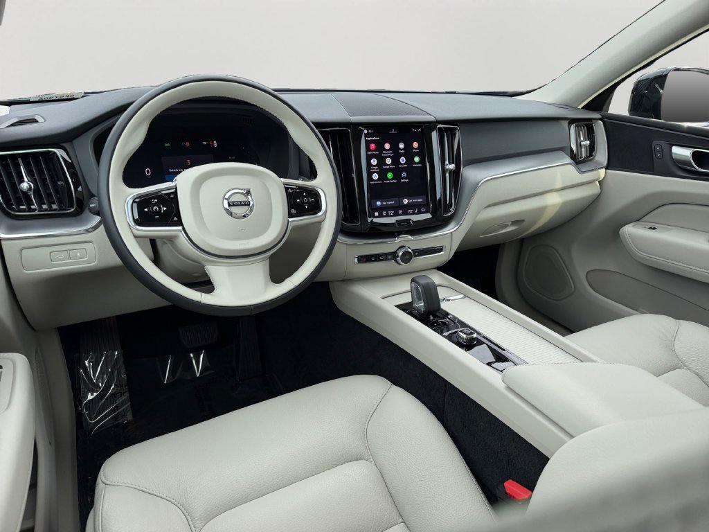Certified 2024 Volvo XC60 T8 Core w/ Climate Package AWD/4WD image 13