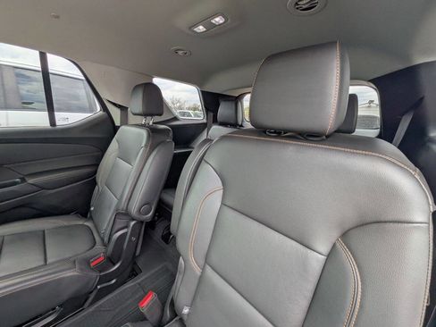 Used 2021 Chevrolet Traverse LT w/ LT Premium Package image 21