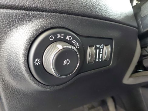 Used 2021 Jeep Compass Latitude AWD/4WD image 21