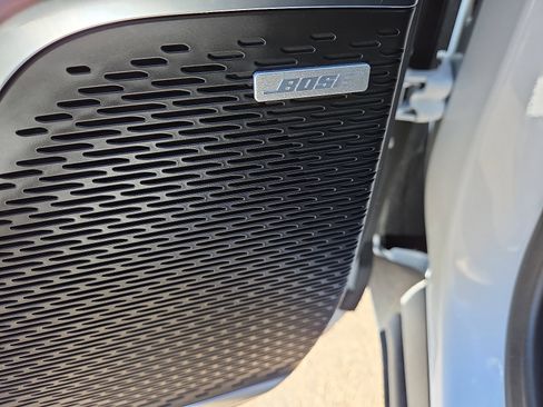 Used 2025 GMC Acadia Elevation image 12