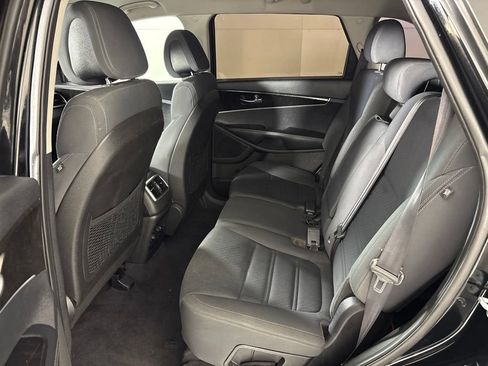 Used 2016 Kia Sorento FWD image 19