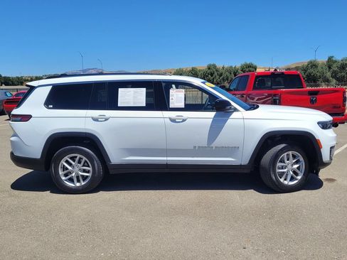 Used 2023 Jeep Grand Cherokee L Laredo AWD/4WD image 4