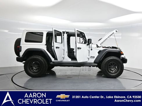 Used 2022 Jeep Wrangler Unlimited Sport image 3