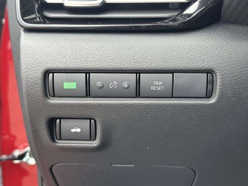 Used 2024 Nissan Sentra SR w/ SR Premium Package FWD image 24