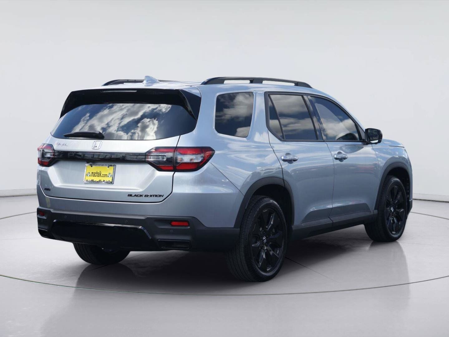 Used 2026 Honda Pilot Black Edition image 6