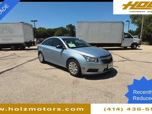 Certified 2011 Chevrolet Cruze LS FWD image 2