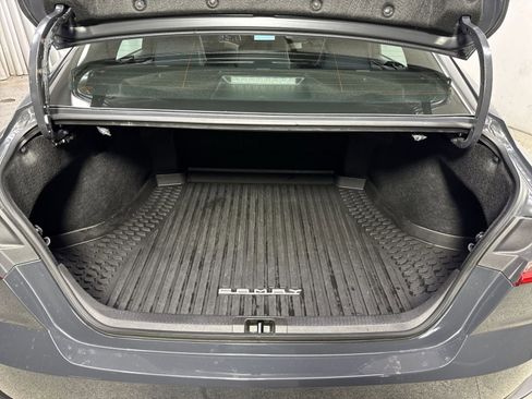 Used 2025 Toyota Camry SE image 29