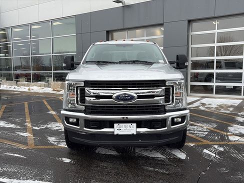 Used 2019 Ford F250 XLT w/ XLT Value Package image 2