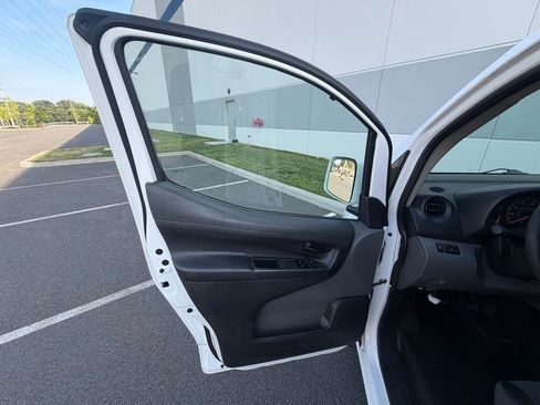 Used 2017 Nissan NV200 SV w/ Technology Package FWD image 21
