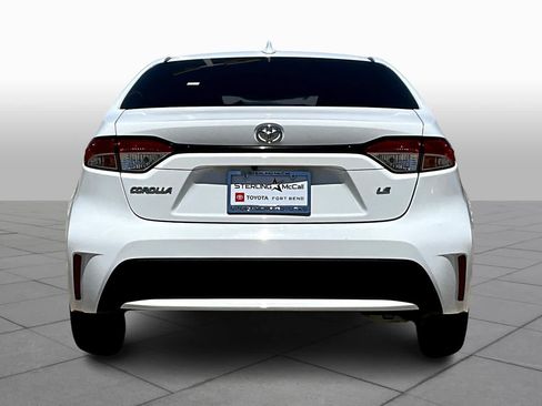 Used 2021 Toyota Corolla LE FWD image 5