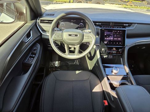 New 2025 Jeep Grand Cherokee Laredo X w/ MOPAR Finishing Package image 17