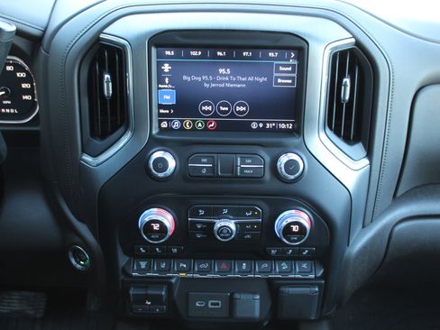 Used 2023 GMC Sierra 2500 Denali w/ Denali Ultimate Package image 18