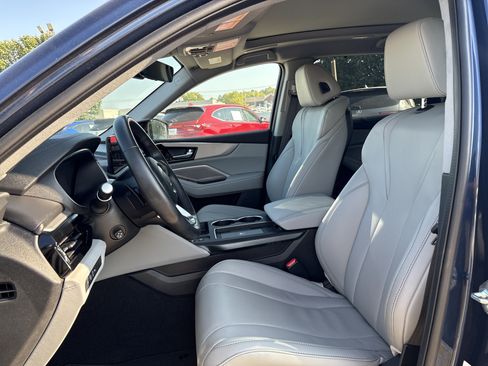 Certified 2025 Acura MDX w/ Technology Package FWD image 5