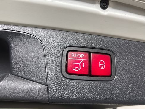 Used 2021 Mercedes-Benz GLC 300 4MATIC image 28
