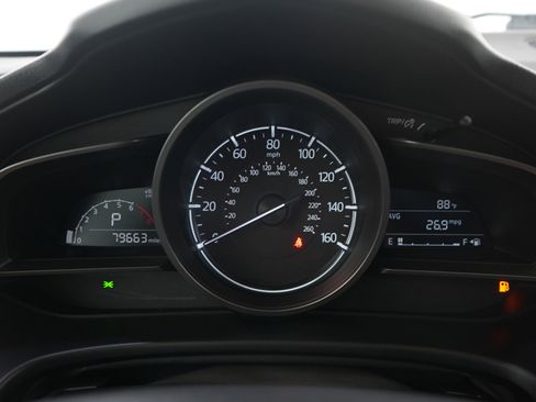Used 2018 MAZDA MAZDA3 Touring FWD image 24