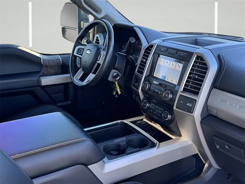 Used 2017 Ford F350 Lariat image 6