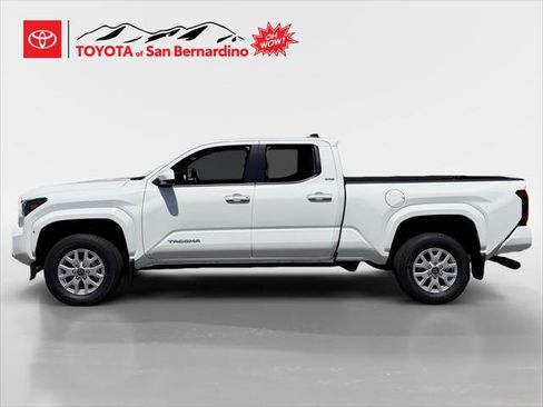 Certified 2025 Toyota Tacoma SR5 AWD/4WD image 2
