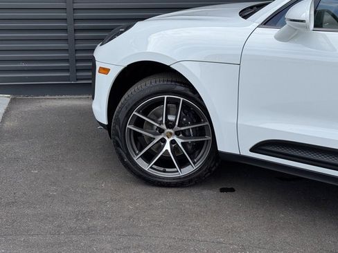 New 2026 Porsche Macan image 12