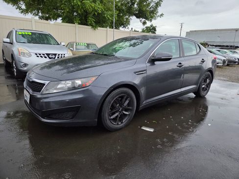Used 2011 Kia Optima LX image 1