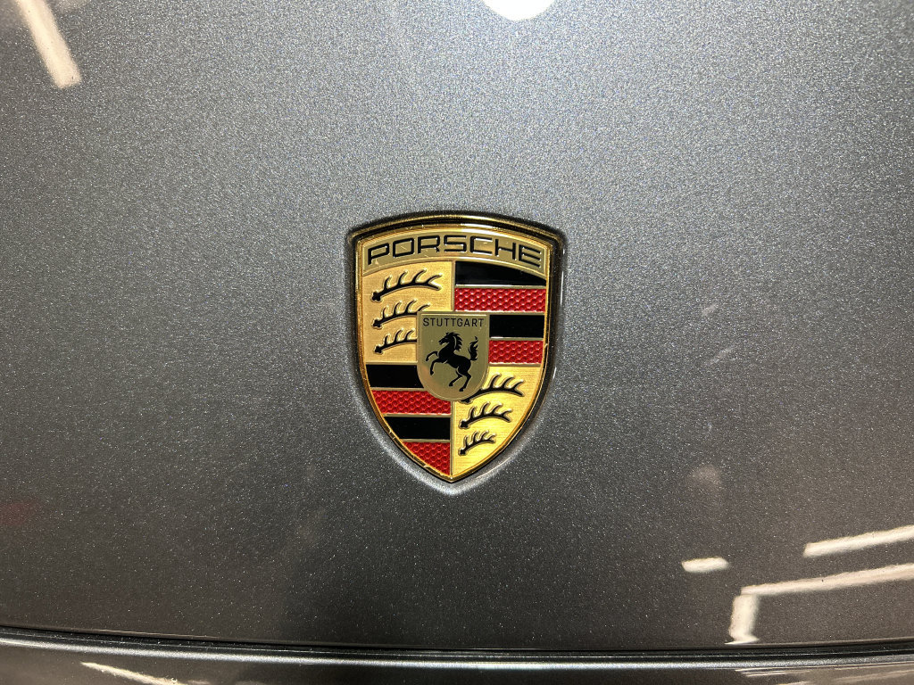 Certified 2025 Porsche Cayenne AWD/4WD image 30