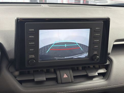 Used 2019 Toyota RAV4 LE image 19